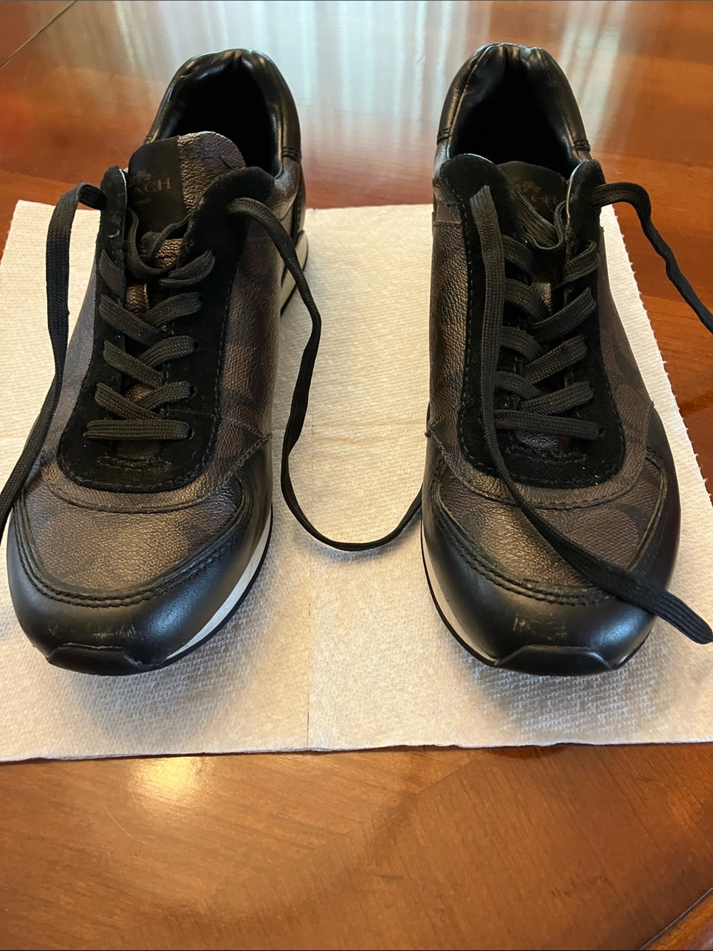 COACH. Women’s Brown & Black Leather Casual Sneakers. Size 7.5 Sharp looking EUC